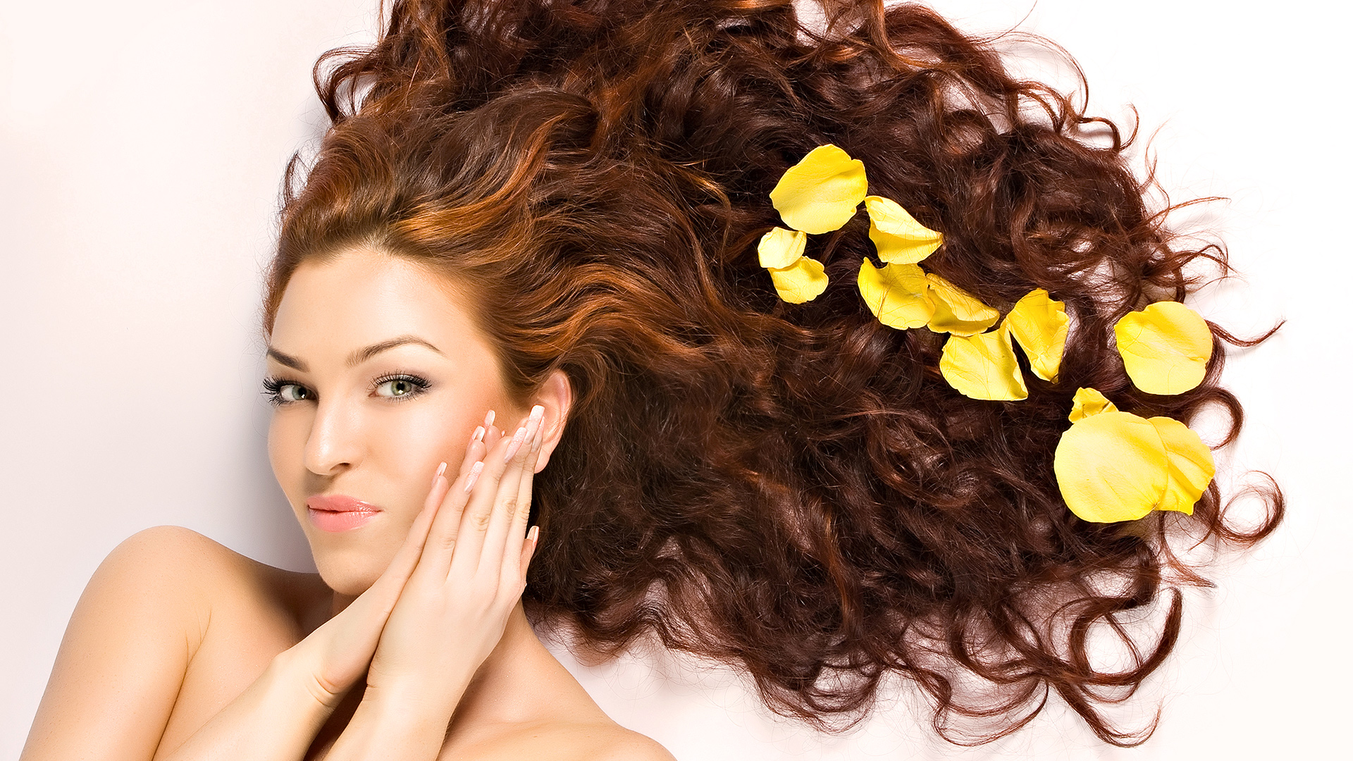 Why Many Hair Patients Prefer Using Herbal Products