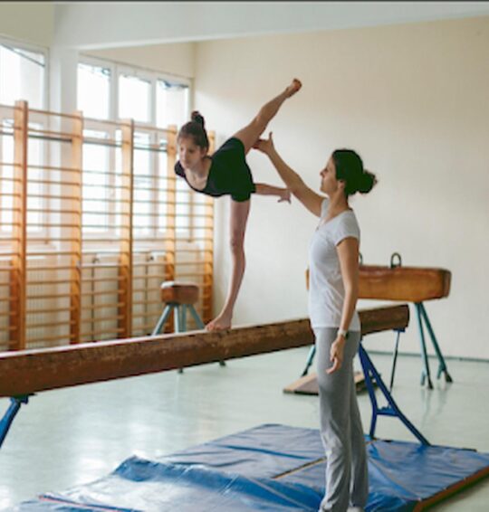 How Apparatus Layout Shapes Movement Confidence